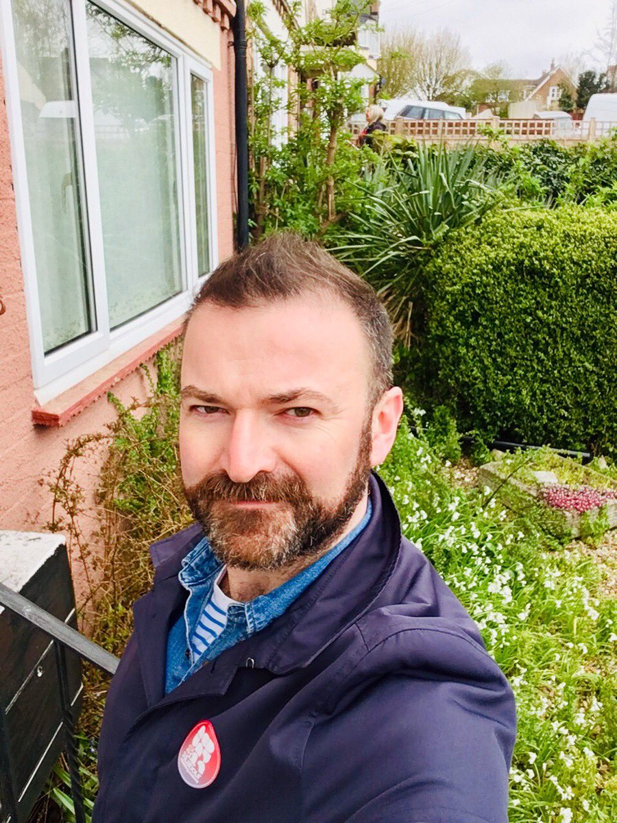 ajpaterson's tweet photo. Who turned the heating off? Chilly Mothering Sunday on the #LabourDoorstep in #Borstal with my fantastic #RochesterWest running mate Elaine Thomas. 

#RebuildingMedway #MedwayElects19 #MedwayForTheMany https://t.co/yGONhRygEU