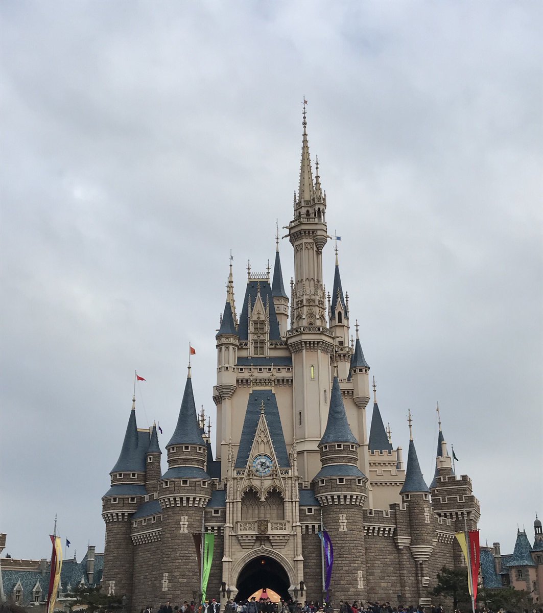 h_pfx's tweet photo. ディズニーランドめっちゃ楽しかった！！
ミッキーとミニーのニューフェイスはじめてみた…！
私が1番見たかったオーパスファイブ見れたし！めっちゃ最高だった(′;ω;｀)

#ディズニーランド #ディズニー https://t.co/GeOzzhQDPj