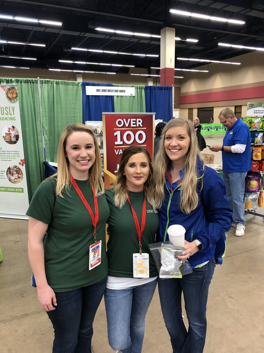 jenniferznanni's tweet photo. I’m late but here are some more of my work friends for #workfriendsday. Twitter only lets you include four photos so this is not a true representation of the amazing people I am blessed to work with every day. #thisisUNTHSC https://t.co/tGqEh8Kvey