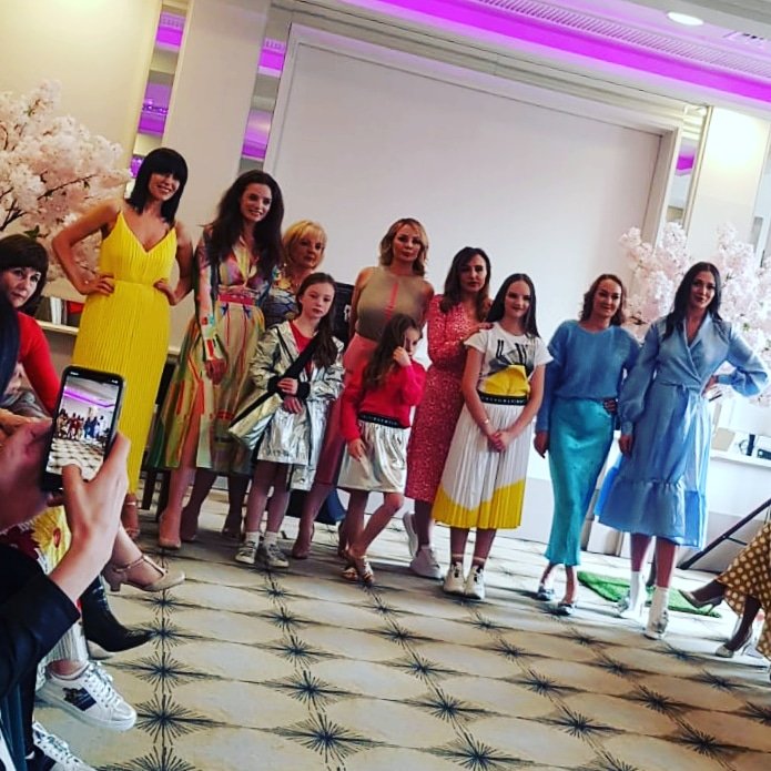 LesleyMaltman's tweet photo. Fabulous start to a Sunday...
Thanks @CQBelfast, @belfastcc, @westcoastcool @CathyMartin & @NataliaHynds for tagging me in her winning post!
πππππ
#mumsinthecity #wccfw #belfastfashionweek #fashionweek #destinationcq #cathedralquarter #belfastevents #belfastweekend https://t.co/zaW1hime31