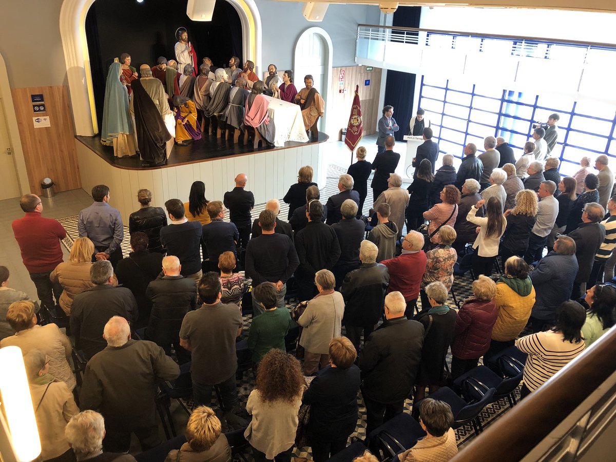 SetmanaSantaTGN's tweet photo. Avui, presents al @el_Teatret per la presentació del 30è Opuscle del @marejants
Un acte diferent, vistós i entretingut, amb visions i experiències molt sentides
Enhorabona #30Opuscles
#SemanaSantaTGN
#Opuscles
#TarragonaCultura
#Gremit https://t.co/oKO5aI4PhN