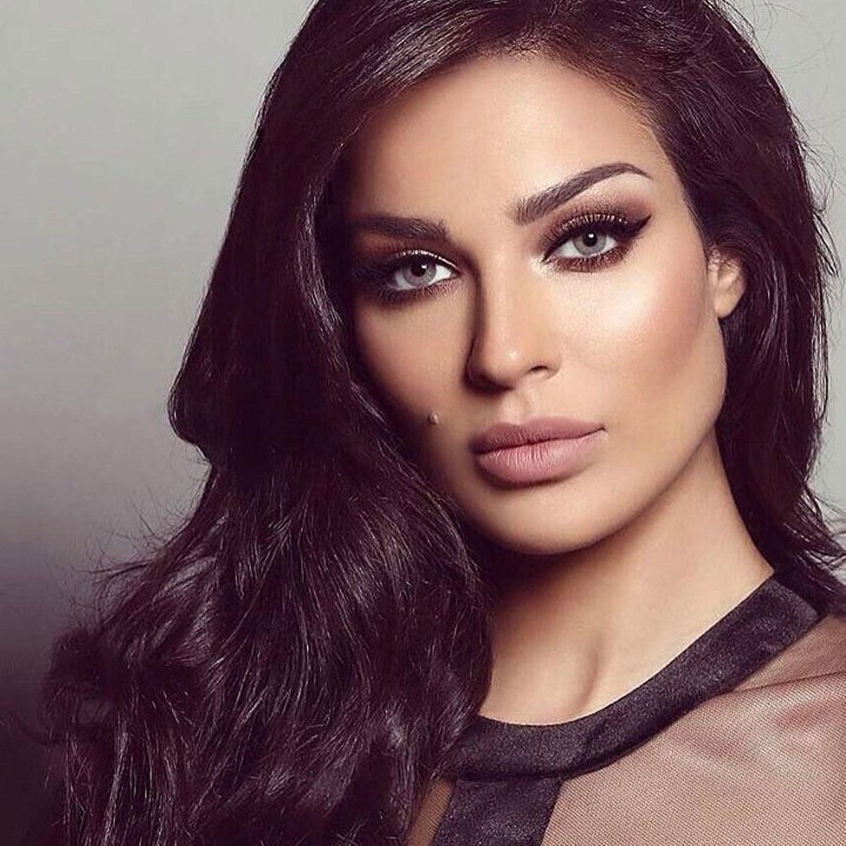 iBARAAs's tweet photo. #اليوم_العالمي_للاخت_الكبري

تعرف على عمر الفنانة نادين نجيم

واحصل على صُورها وآخر جلسات تصوير لها في الرابط هنا

https://t.co/51GYBnmZl8 https://t.co/xCNIlrTkOF