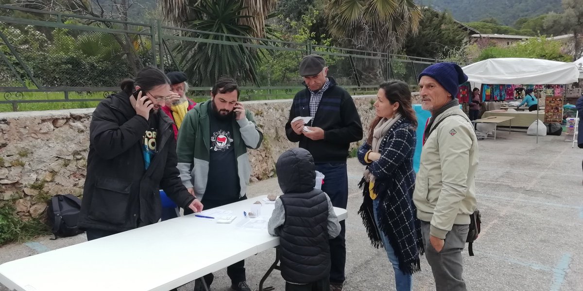 ainacomasdelgad's tweet photo. @AlternativaArta @valldemossa_vqv @ReferendumUib @alternativa_per @ateneuesporles @enricb @ocbcat @mariafust @RadioArta107_9 @revistabellpuig @rosacursach @margalidacap @tonialorda @MarinaWillrain @josepdeluis @gatamoix @AguiloFerran @ArtaOcb @laliferrer @CDR_Mallorca @EsFiblo @elmundobaleares @IB3noticies @mferreranieto A Valldemossa donant suport companys i companyes d @valldemossa_vqv en la celebració d la consulta popular sobre model d'estat. Èxit d participació. 97 a favor d la República, 25 a favor d la Monarquia i 1 vot blanc.
#Valldemossa #FestaDeLaDemocràcia
A Artà proper dia 7 votarem. https://t.co/Aady5GG39e