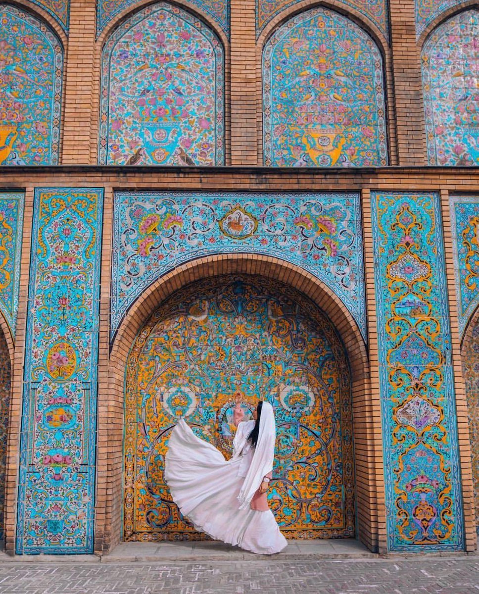 FoursquareGuide's tweet photo. Home to over 8 million, Tehran is a cultural and historical hub as the capital of Iran. From ancient palaces to contemporary Iranian dishes, read our latest community spotlight to discover the highlights of this bustling city. https://t.co/Uu9fmFtXUt https://t.co/8SBosfJTo7