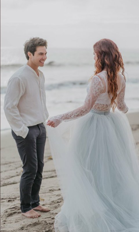 echosmithPh's tweet image. CONGRATULATION TO OUR NEWLY WEDS @sydneysierota &amp;amp; @CameronKeysang 😭😍❤