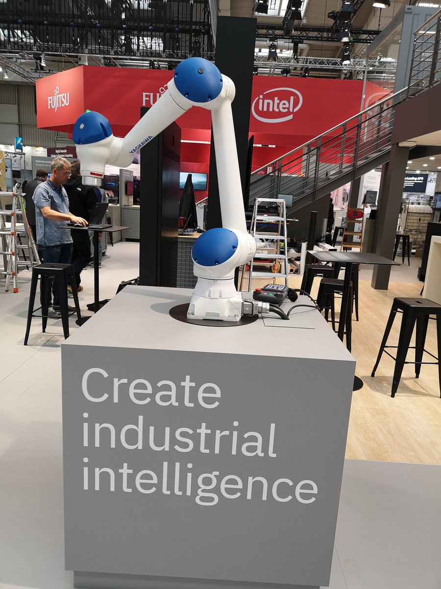 dv0rjan's tweet photo. One of the big trends at #HannoverMesse #IndustrialIntelligence #Yaskawa #RoboticsX https://t.co/QgUSSb8ZTk