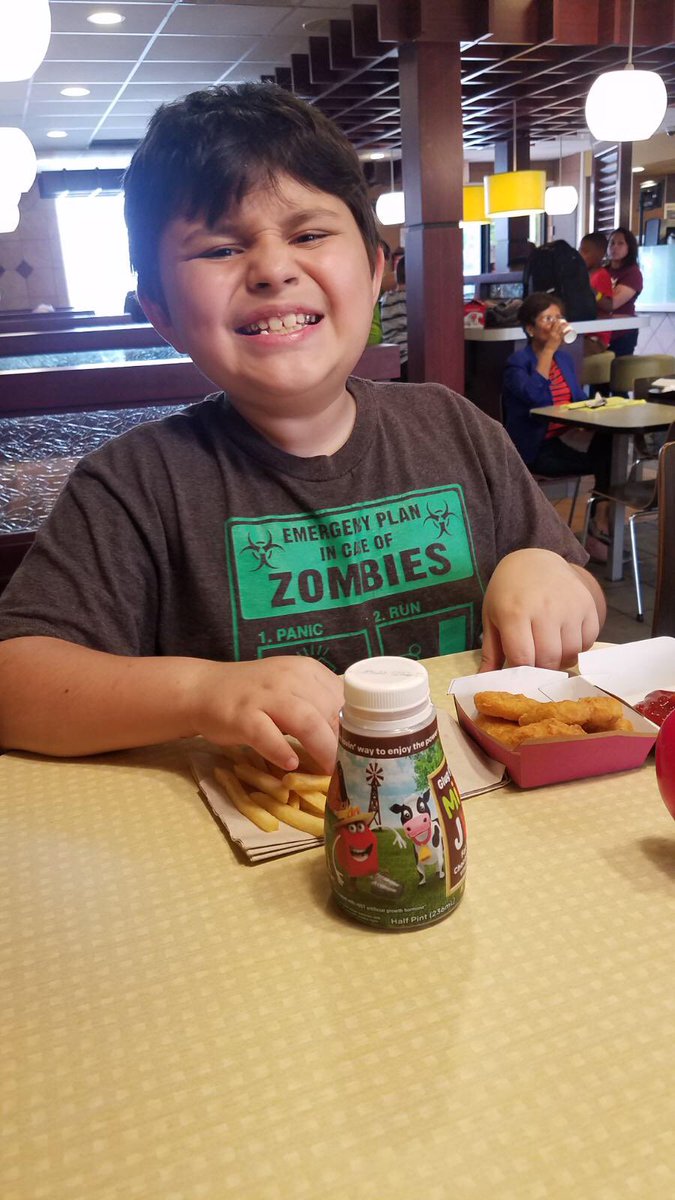 Briosbuzz's tweet photo. More fun on our CBI! #CBI #Eastcentralsped #Lifeskillslife #practicemakesperfect #oakcreststingers https://t.co/CFvBcEk3jP