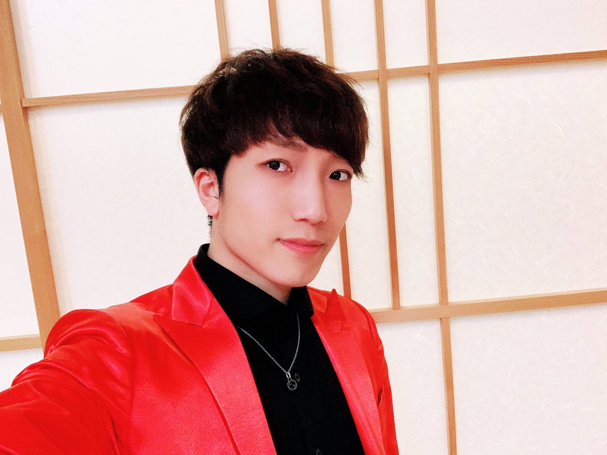 kou_zanpa's tweet photo. 御老公の湯境店ありがとうこざいました。皆様のおかげで次回8/31に決まりました！

販売店さんが用意してくれた本日の分のキメテ！が完売、、本当に皆様の応援の力が改めて身に沁みた日でした。

コラボはS☆RUSHさんの"Life is good"を歌いました。楽しかった🥺

次は4/2の笠間ポレポレ！1000人達成🔥 https://t.co/snIjSavEZE