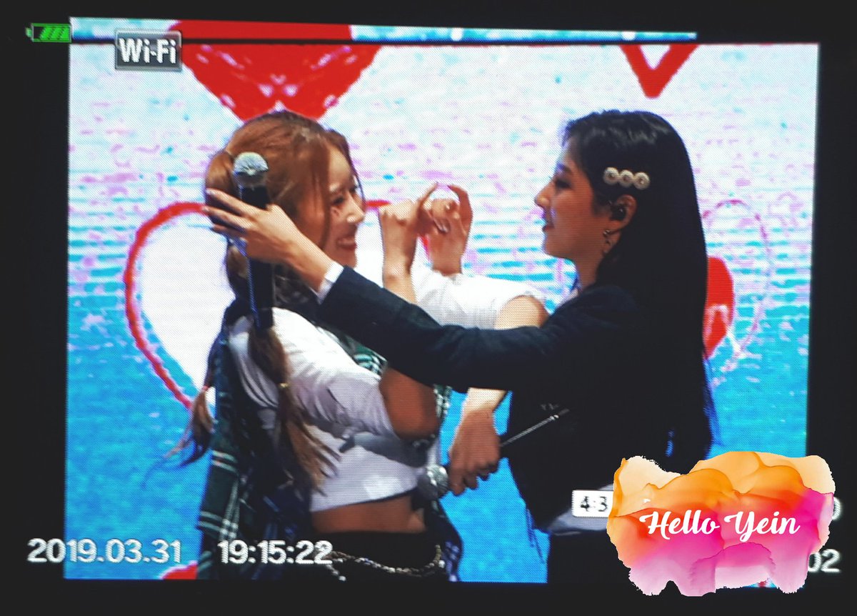 HelloYein_'s tweet photo. 190331 겨울나라의 러블리즈3 대만 프리뷰
 ㅠㅠㅠㅠㅠㅠ

#러블리즈 #Lovelyz #jisoo #지수 #미주  #MiJoo #케이 #Kei #수정 #SuJeong #예인  #YeIn https://t.co/iSYnedOUaf