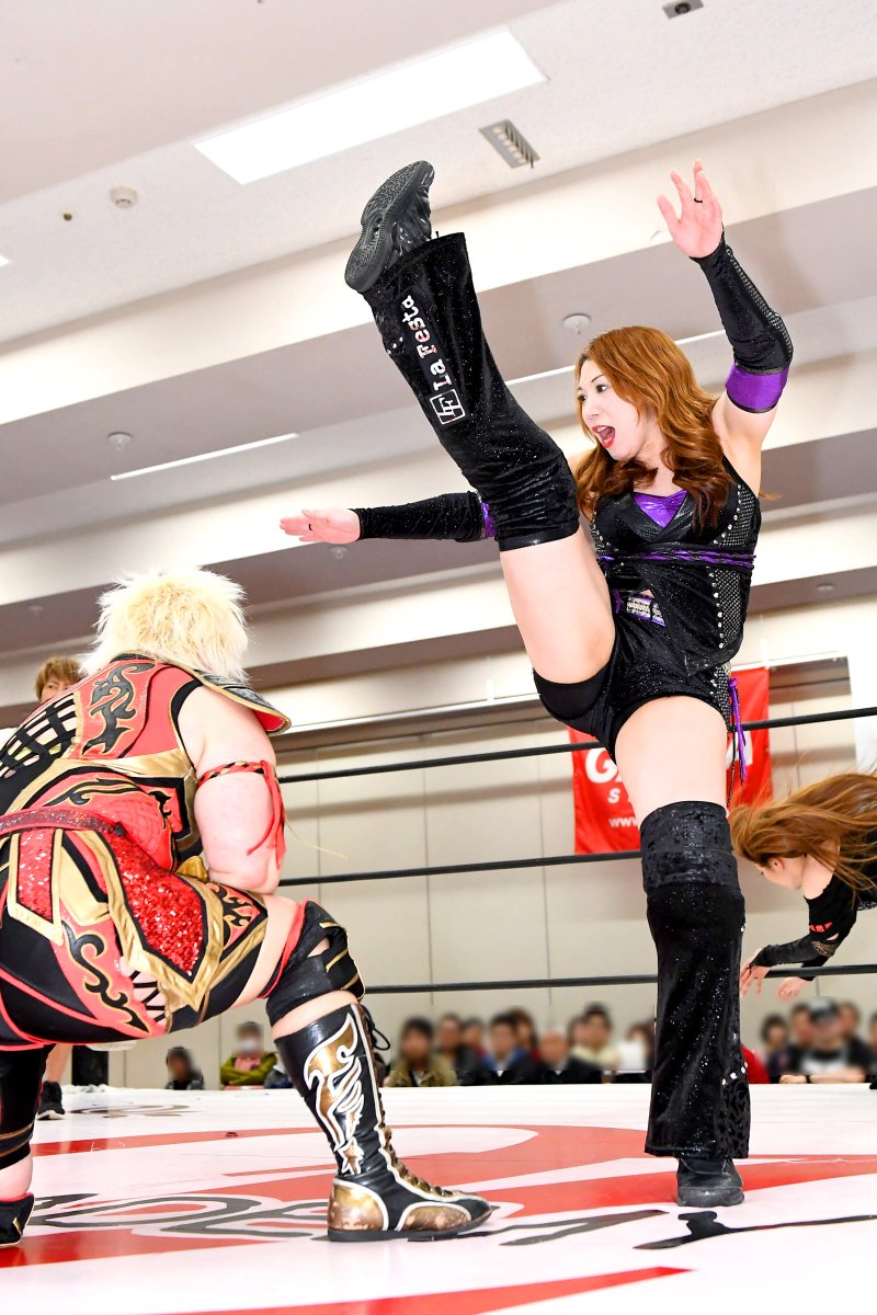 中村裕之 Ozアカデミー女子プロレスリングアナウンサー 祝 新生wave社長就任 桜花由美 超高角度かかと落とし 19 02 24前橋 リングアナが勝手に選ぶ1枚 Ozアカデミー プロレス 女子プロレス リツイートお願いします T Co 5p9nub0p5p