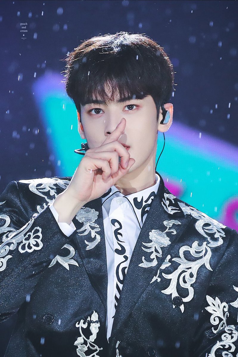 every_idol's tweet photo. [속보] 남돌 모에화봇, 차은우 모에화봇으로 알려져••• 타돌 제보해도 받아주지 않아 논란, 
[연관] 밀린 제보만 1n개가 넘어, 봇주 입장 "와꾸 기준 차은우라고 몇 번을 말해" 언급해 파문 예상 ••• https://t.co/kFIGtFXJkJ
