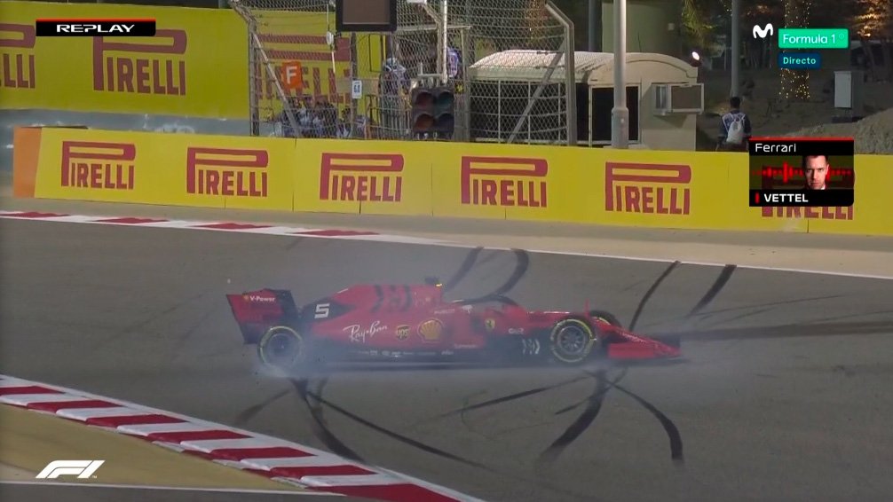 SoyMotor's tweet photo. ¡Tremendo golpe de teatro! Vettel: "Ahhhhh, neumáticos nuevos" https://t.co/hox3ih0ett                   https://t.co/TiVIEqDodu                                         #F1  #DirectoSM #BahrainGP🇧🇭 https://t.co/Wv88tXPsr1