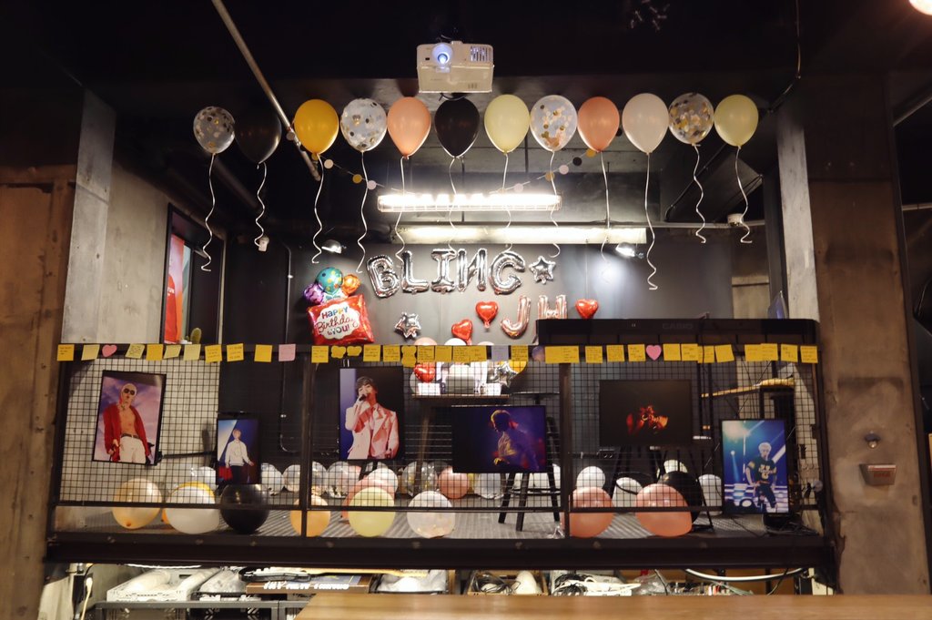 나눔회를 무사히 마쳤습니다! ㅎㅅㅎ
추운 날씨에도 기꺼이 걸음해주신 분들, 
멀리서 성원해주신 모든 분들 감사합니다.
모쪼록 따뜻한 봄 맞으시길 바랍니다.

#여전한사랑을언제나종현에게
#종현을_바라_봄