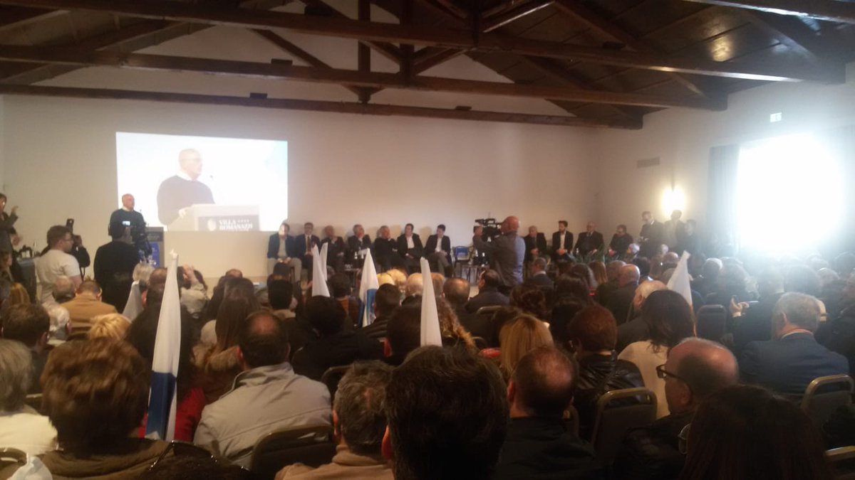 mov_idea's tweet photo. ➡️Dopo la conquista della Basilicata, ora tutti a lavoro per le elezioni amministrative! Oggi a #Bari il presidente Gaetano Quagliariello ha partecipato alla presentazione del candidato sindaco Pasquale Di Rella e della coalizione di #centrodestra. 
💪Anche a Bari, #IDeA c'è https://t.co/htqUM5OhKE