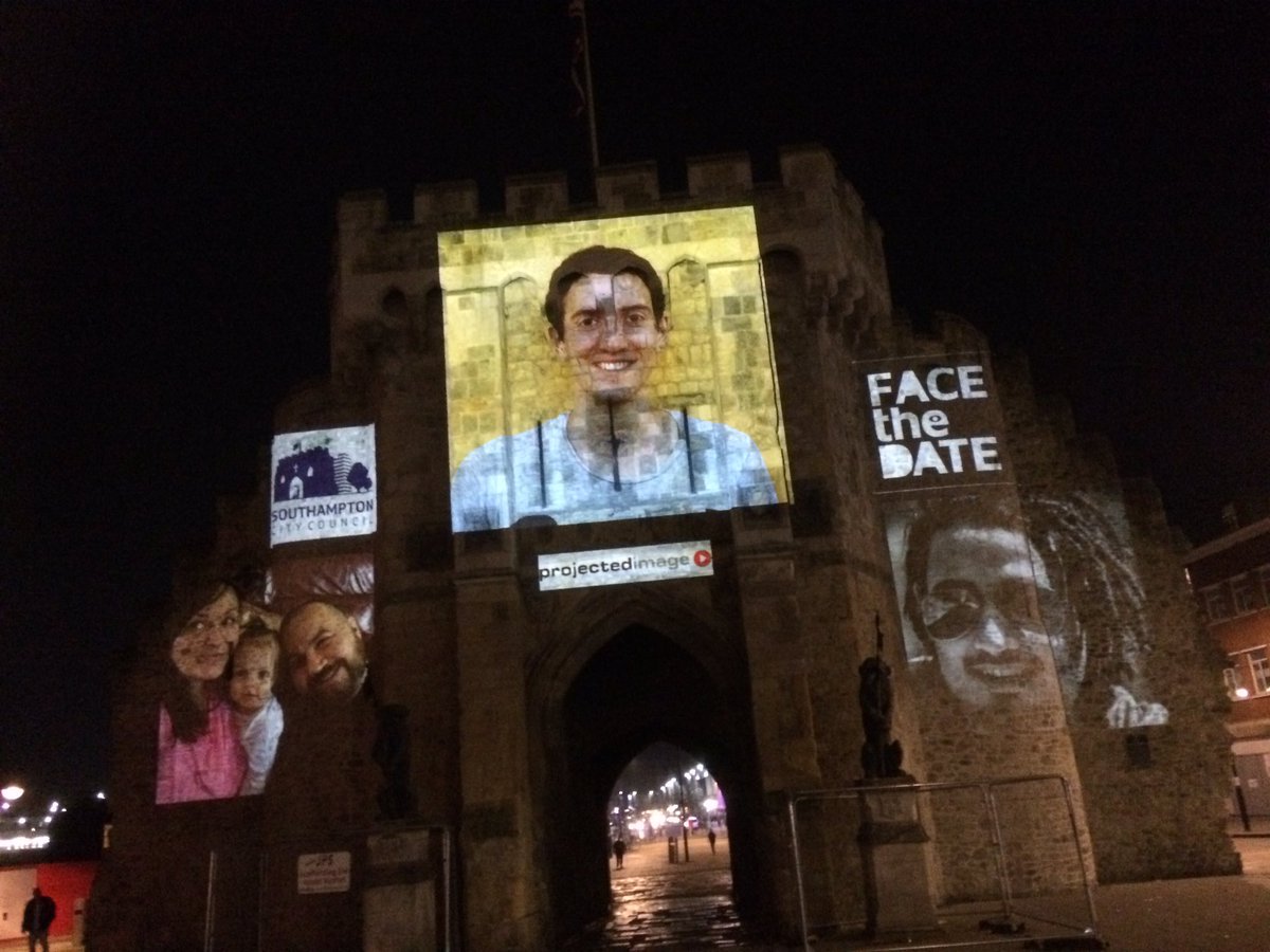 FaceTheDate's tweet photo. It was a great day yesterday, thank you to those who came and supported our project. Since it is Mother’s Day, take photo with your mother, upload onto our website https://t.co/c4eOvliJ59 and make your mother feel extra special as the photos will be projected today at the Bargate https://t.co/BdPSyNVGvK