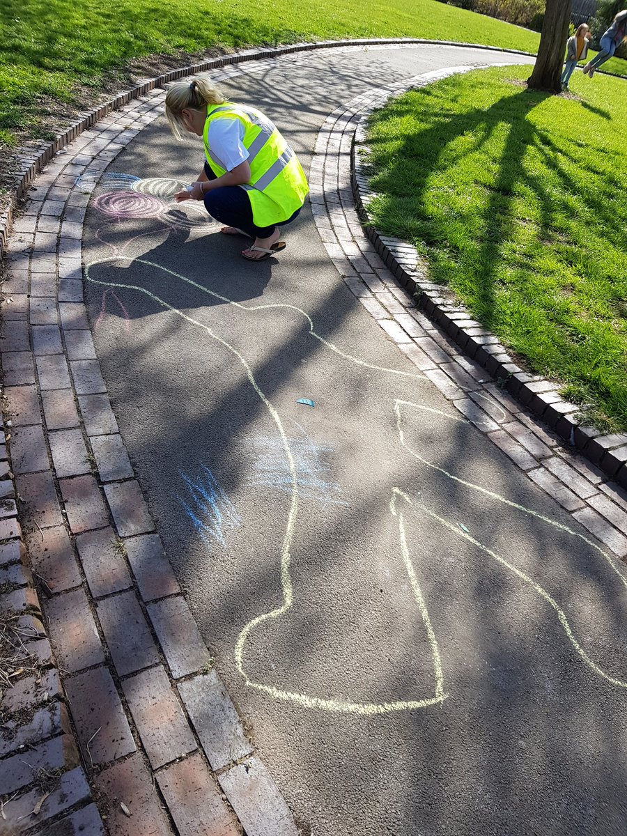 thehullwewant's tweet photo. #thehullwewant having fun & great conversations @GroundworkHull clean up celebration on Bean Street with @matt_8362 helping out being drawn around for #hullplayingout. Is he a dancer or ...eek help Bob the police dog is it a case for CSI? https://t.co/xaJJfEOlhc