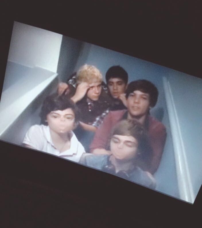 CorrodedX's tweet photo. #1DWeAreStillHere  #1DWeAreStillHere  #OneDirection  #1DWorldwideProject #weloveyouonedirection #biggestboybandintheworld #LOML https://t.co/7XStik3J59