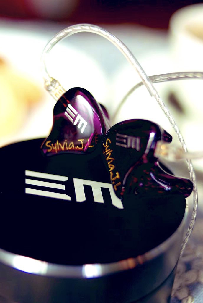 Joeyemchow's tweet photo. EM2 Custom IEM,photos from client, a beautiful girl. #CIEM #headfi #earphones #hifi #headfi #inear #emaudio https://t.co/hHJl2vKkNM