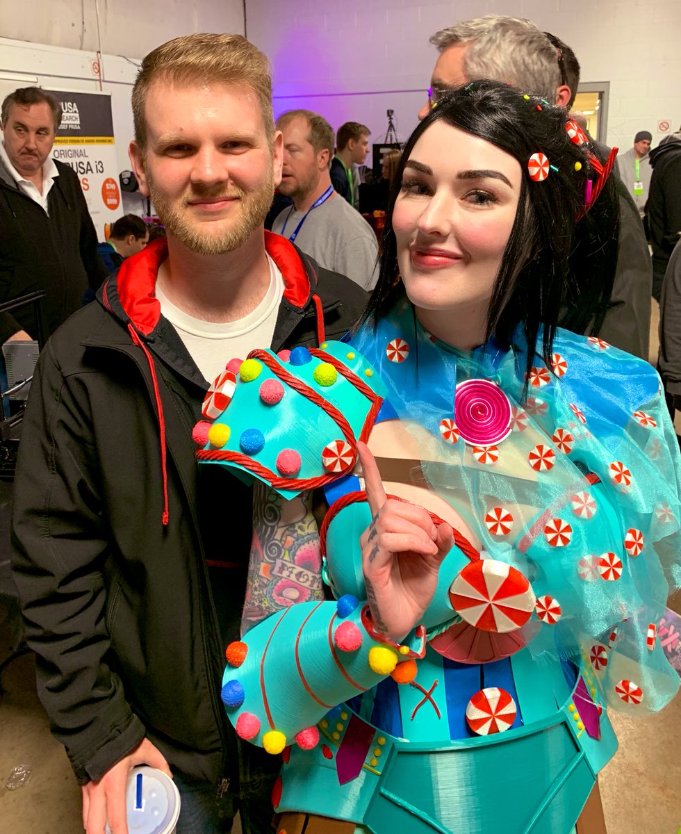 amiedoubleD's tweet photo. Candy adventures with #MRRF19 friends from yesterday!! @ArtMods_ @TheSeanConnelly @SamanthaSnyder @loubie_3D https://t.co/ep2vGVLvzb