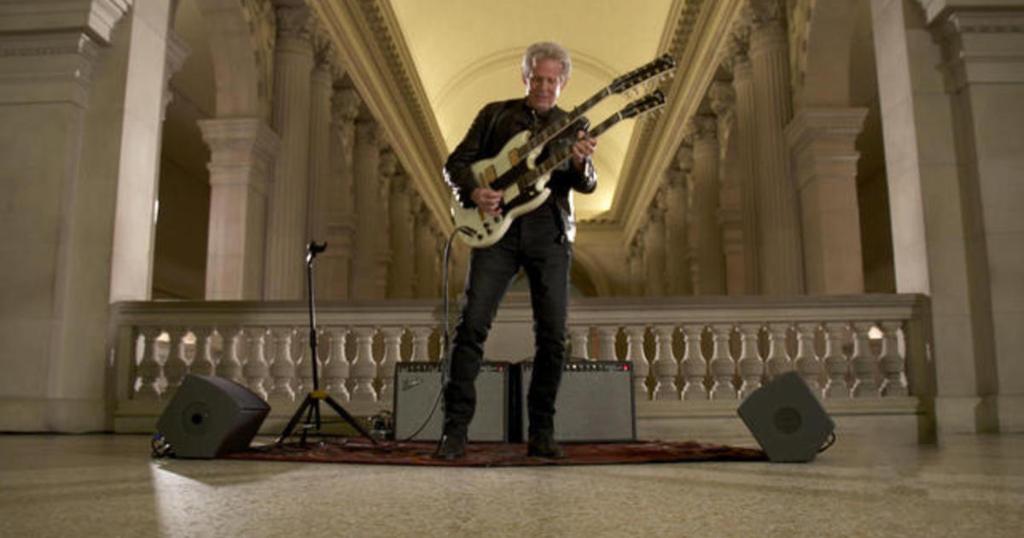 WATCH: Don Felder plays "Hotel California" at the Met cbsn.ws/2Oy9voW