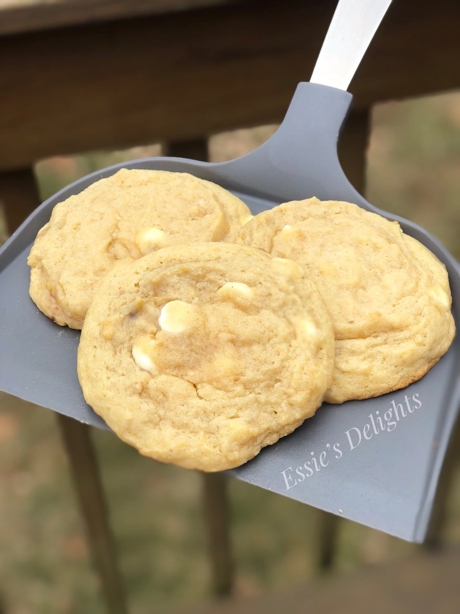 Banana Pudding Cookies 
#essiesdelights#puddingcookies#banana #bananapudding #bananapuddingcookies #ctbaker#desserts#foodporn#foodpics#baking#sweets#foodphotography#cookies#dessertporn#newbritainct#small business