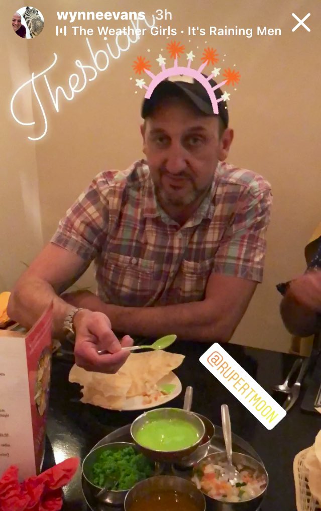RupertMoon's tweet photo. Thrilled that the effervescent @FrankieJ4m3s @wynneevans headed all the west to @TorchTheatre to support me & feed me before I head off to Hollywood.
Grateful @Owenmoneypanto who gave me my chance .....👍😂
#ButtonsUndone #Panto https://t.co/CwMwE0zDSe
