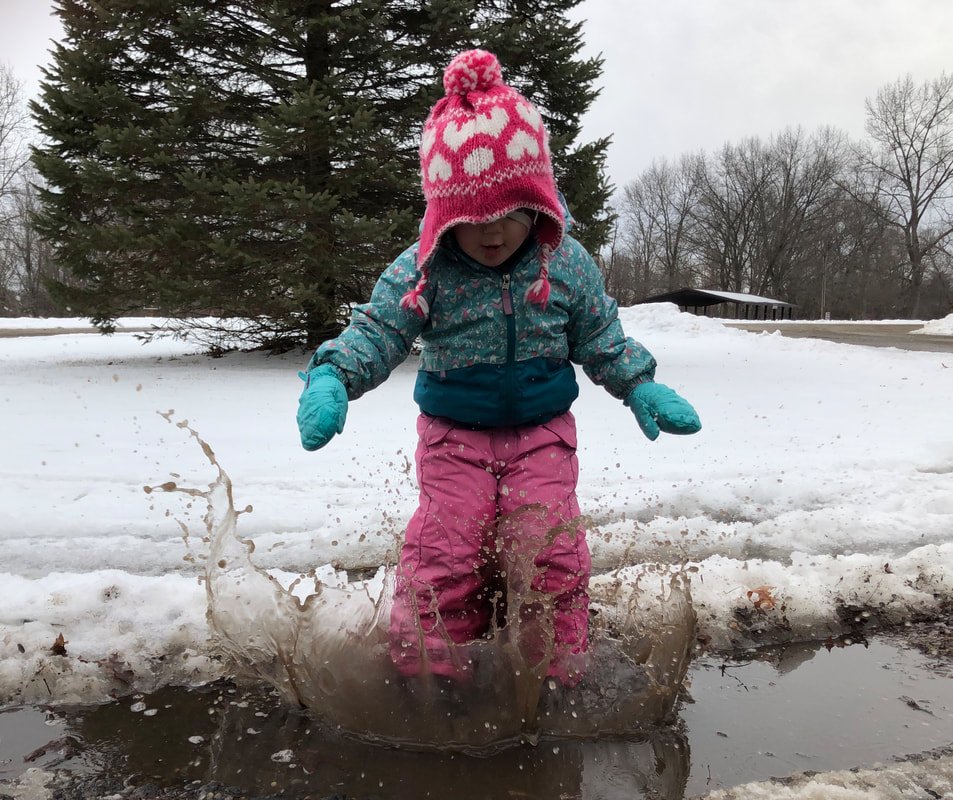 NatureCanada's tweet photo. ❗Children are naturally inclined toward the things in nature that are helpful for their development, and when they splash in puddles they are doing grand experimentation &amp; developing their proprioception sense.🧒 Read this for more on what this means ➡️ https://t.co/nzkyVLhev3 https://t.co/ETDztvZUE6