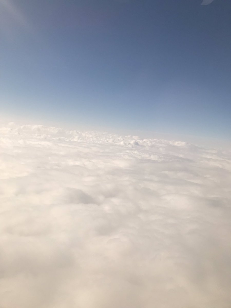 CLCGlam's tweet photo. Above the clouds #traveling #hairstylist #makeupartist https://t.co/VmVGrZok0U