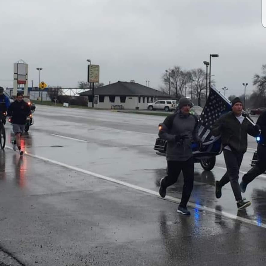 ChadKC_USMC's tweet photo. Very honored today to haven taken part and support those who have and are keeping us safe in our communities #police #fire #projectremember #answeringthecall #13miles #bluespringstokauffman #kcruns https://t.co/3U52m37sTH