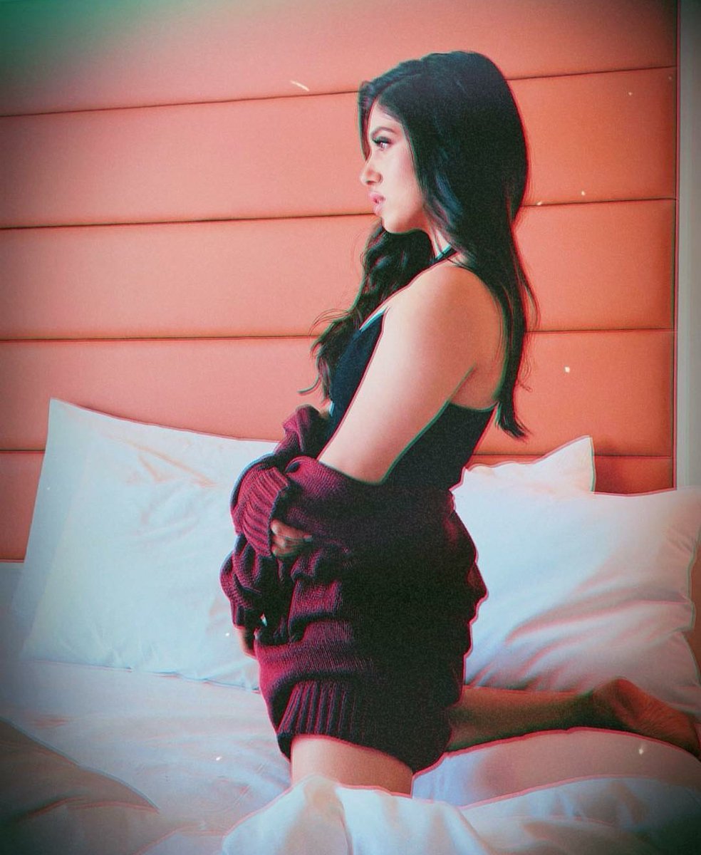 Me: looking at the week ahead 💃 <a href="/bhumipednekar/">bhumi pednekar</a>
