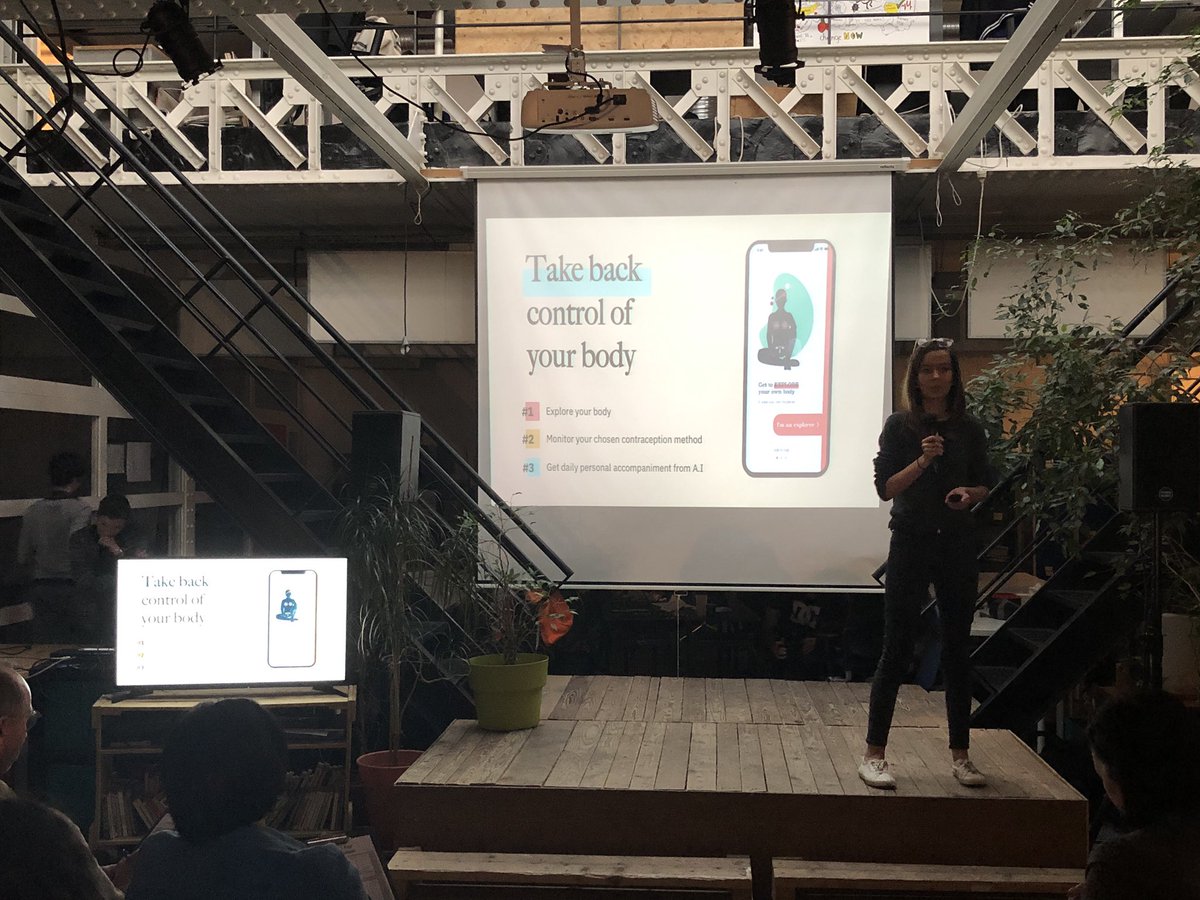 BeMyAppFR's tweet image. #Hygge team is on stage, 3 minutes pitch + 2 minutes to answer the jury’s question! Let’s go!  👏🎤 #HackContraception #Hackathon