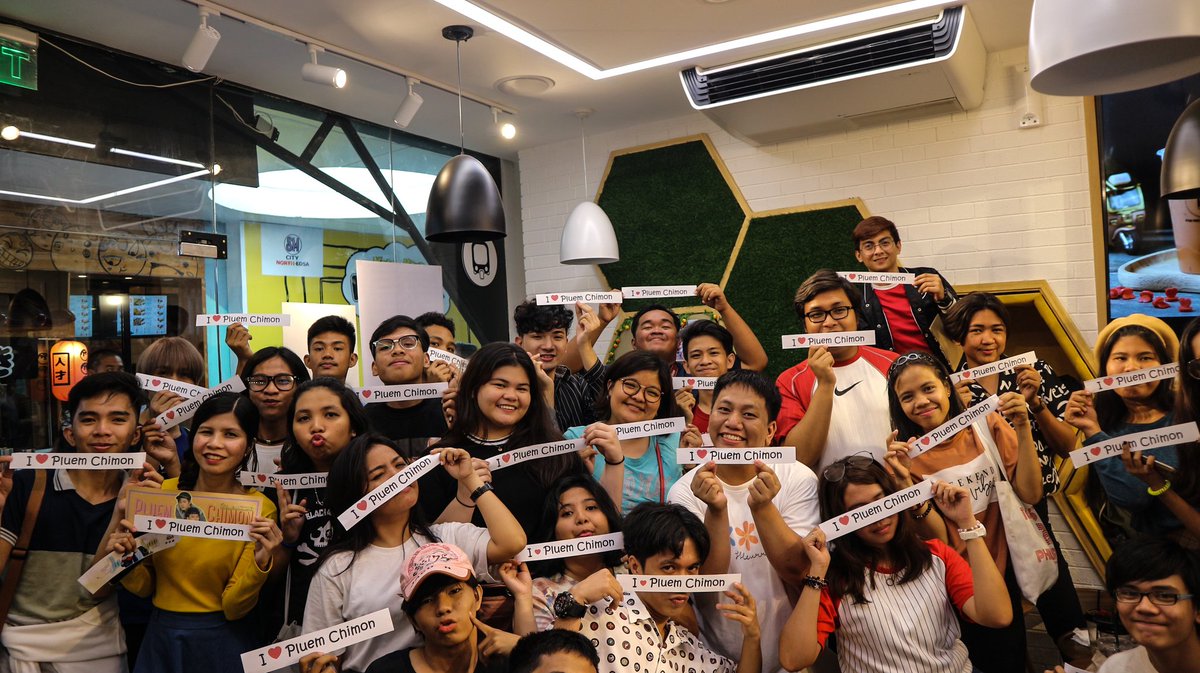 pluemonphfamily's tweet photo. WE ❤️ PLUEM CHIMON. 

Thank you so much for your love and nonstop support for @Chimonac and @PlPurim ❤️ thank you thank you so much. LOVE FROM YOUR PH FANS 😍
@HomeroomPM

#PluemChimon #ปลื้มชิม่อน  #PluemPurim #ChimonWachirawit  #DekSia #เด็กเสี่ย #Ourskyyinsun #HappyInSunDay https://t.co/pbvEY4dlav