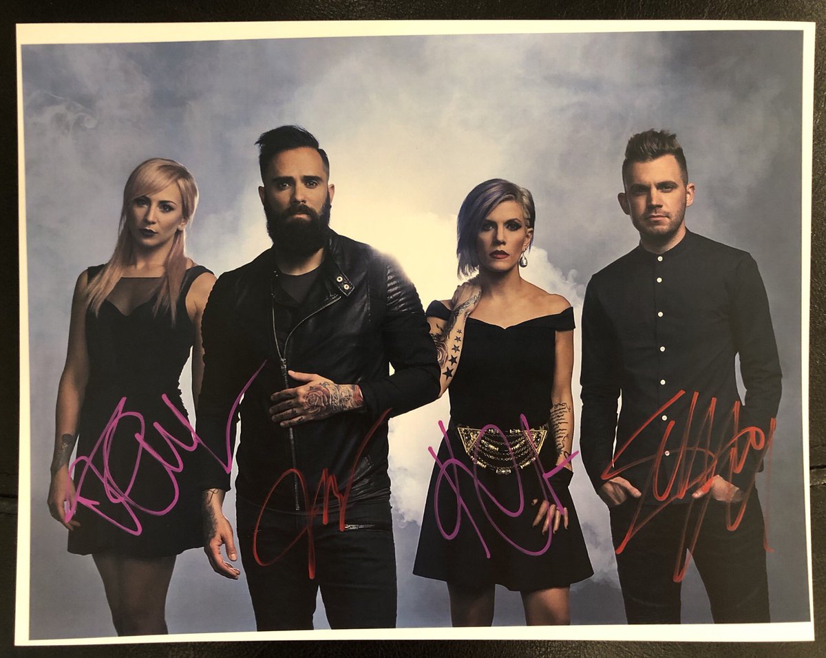 bserocks's tweet photo. 🎶 BSE CONTEST 🤘🏻
Anyone who ♥️s this photo and FOLLOWS us will be entered in a drawing to WIN! Contest ends Monday, April 1st.
#bserocks #bsecontest #autograph #backstageentertainment #concert #skillet #johncooper #koreycooper #jenledger #sethmorrison #unleashed https://t.co/EV7MEPntwp