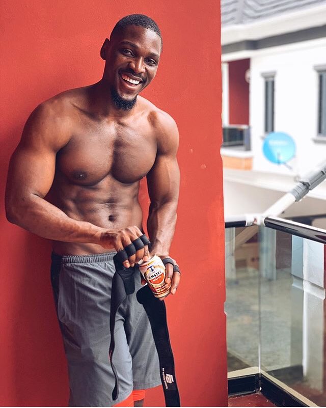 nosense_sense's tweet photo. #bbnaija Issabout to be a looong thread,or maybe not🙄 so grab an #Amstelmalta or #yugodrink,look into our eyes and enjoy it..let’s talk about Tobi’s body first😋he is a fitness enthusiast & you may follow his #tobilive for tips on it & healthy lifestyle #DoubeWahalaReloaded https://t.co/YDqNstsi7W