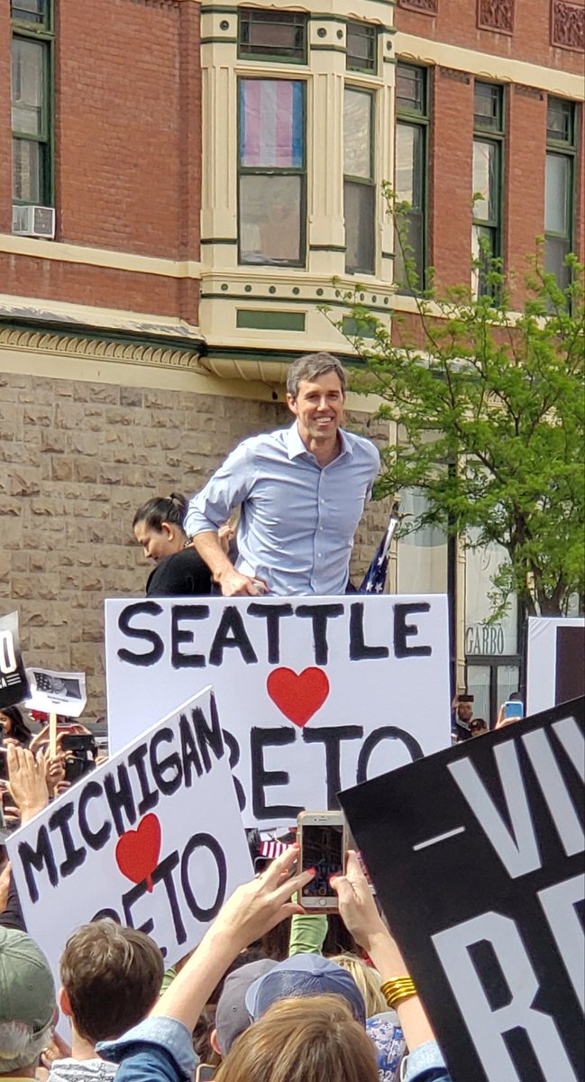 Former2020's tweet photo. Yesterday, over 30,000 people from across Texas, America, and the world joined forces to show the or support for @BetoORourke, because his message of unity, action, and inclusion resonates with us all. I was so lucky to be a part of that historic day!

#Beto2020
#BetoForAmerica https://t.co/lrey8A0opT