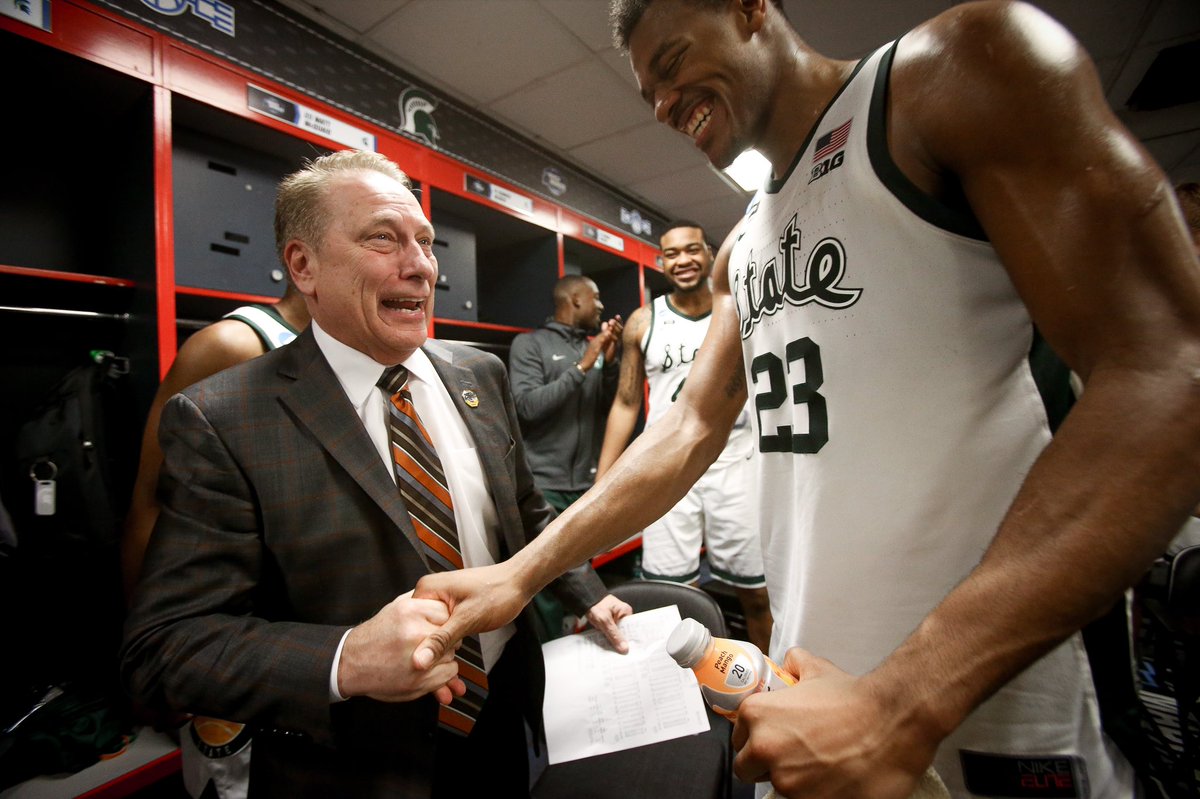 MSU_Basketball's tweet photo. Last day in D.C. 

Let’s make it a good one 🤩

#SpartanDawgs x #MarchMadness https://t.co/h8T94DTmcQ