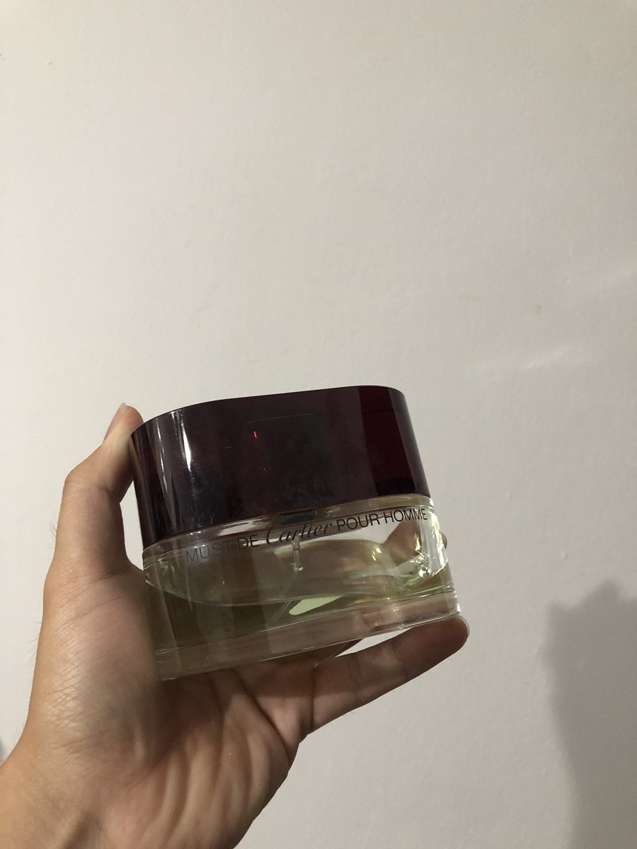 Let’s start with this Cartier. Some sort of woody scent, classic obvsly, mcm oud wood pun ada but tak. Too strong, suitable for formal occasion not for evryday use. Young people mostly tak prefer this but to me boleh tahan. 5/10