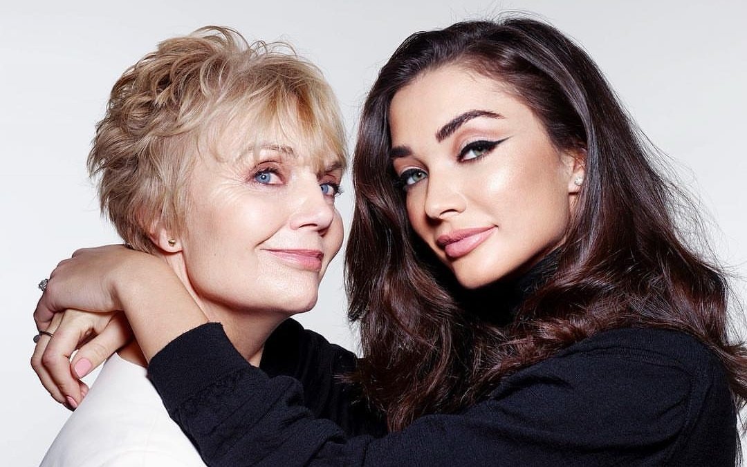 ChennaiTimesTOI's tweet photo. .@iamAmyJackson wishes all a #HappyMothersDay by sharing this beautiful picture with her mom. https://t.co/H9o7m5pf4G