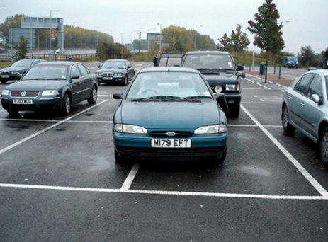 paddypower's tweet photo. Today's linesman parking his car outside the ground. #CARCHE https://t.co/wLvCvYlhfO