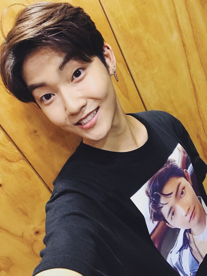 gwaaaaon's tweet photo. [케빈] Welcome April! Hope this month The Boyz and The B will be happy!

And ya, The B you will prank us right?! I already know it👀
#WelcomeApril #AprilMop #Keviniswatching https://t.co/AxqXHTsboO