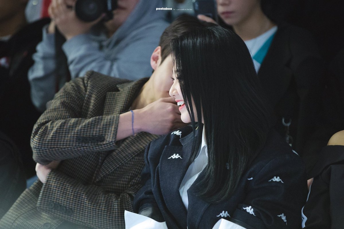 Kangmina_kr's tweet photo. 190324 서울패션위크 참스  #세훈 #EXO⁠ #엑소 ⁠#weareoneEXO⁠ ⁠
⁠@weareoneEXO

미나 옆에,,😉 https://t.co/kMXfGf4UGb