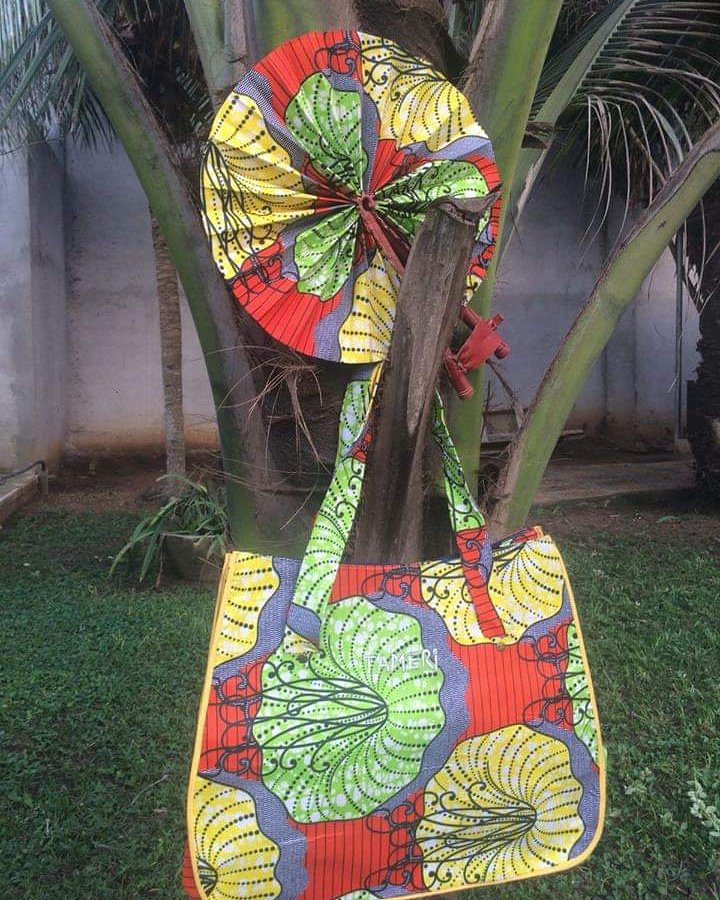 amanyc's tweet image. Les  #cabas et #eventails de la marque #tameri quand le #wax devient tendance
Commercialisés à Lyon par #chroniquebeauténoire 
#cotedivoirefashion