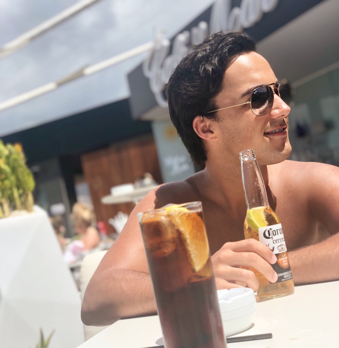 jakecartermusic's tweet photo. This is not an ad ... #NotSP https://t.co/AAC0dDxsEg