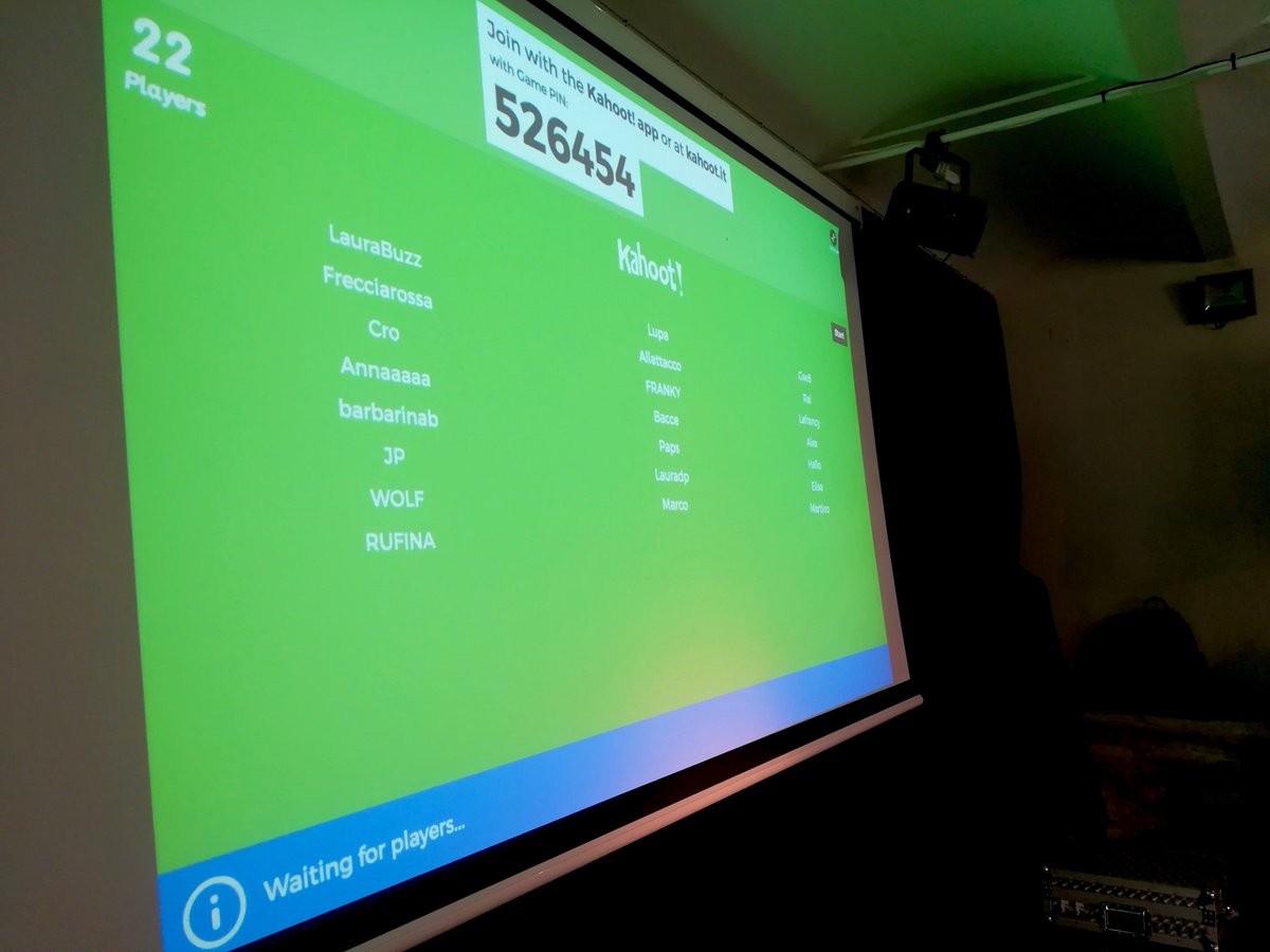 SteadycamOff's tweet photo. Ieri ci trovavamo qui a parlare di #socialmedia e #socialnetwork con @praticacollabor. Abbiamo iniziato con un #quiz per testare le conoscenze dei partecipanti sull'argomento e perchè crediamo che la #gamification sia un bel modo per imparare cose nuove. https://t.co/9aBUgw8muP