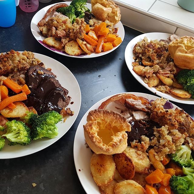 Who needs to go out for a Mother's Day roast!! 😊😉