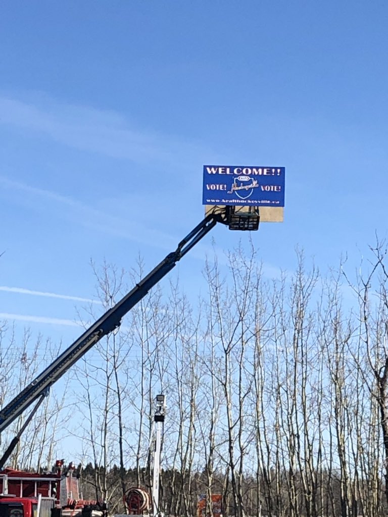 DavidCa03642133's tweet photo. Thanks to Solo Equipment Products Inc. For all your time and equipment put into our great run at Kraft Hockeyville 2019. #krafthockeyvile #rally4rvalley #saveourarena https://t.co/diZQBa4MAa