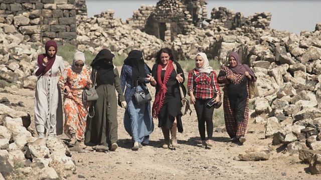 lcby's tweet photo. @BBCWorld 
#PathsToPeace
Refugee Stonemasons:
@bettanyhughes travels to Jordan to visit a groundbreaking project transforming the lives of a community devastated by war. A group of Syrian men &amp; women refugees in Jordan is being taught stonemasonry so they can return home... https://t.co/5s3ENtffRl