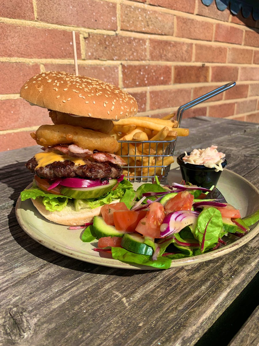 waddleinn's tweet photo. feeling a bit fragile today? We have the cure our chilli beef dirty burger...@waddleinn @StAustellBrew #dirtyburger #itsfilthy #plymouth #pub https://t.co/m3x6EdWVYI