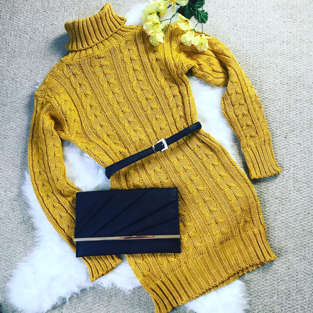 StylefairyB's tweet photo. Get Cosy in these jumper dresses! Available in Grey and Mustard! 
Only £17.99 💕
PM TO ORDER!
#knitwear #jumperdress #boutique  #follow https://t.co/oK0oSb9pvk