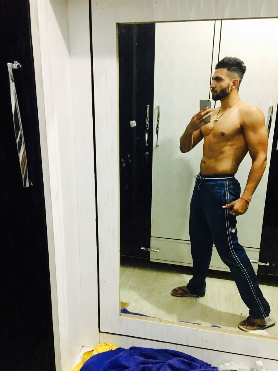 GauravBakshee's tweet photo. #HTMeraStyle #htmoststylish
When I find myself in a room surrounded by my competitors,I always tell myself - *I am not locked in here with you,you all are locked in here with me* This is the kind of mindset I carry with me and this is what makes me more stylish than anybody else. https://t.co/y8LvJVdcyz
